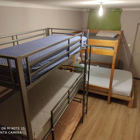 Logement Chambre Seul En Supplement Ou Dortoir Mixte Roquemaure  Luaran gambar