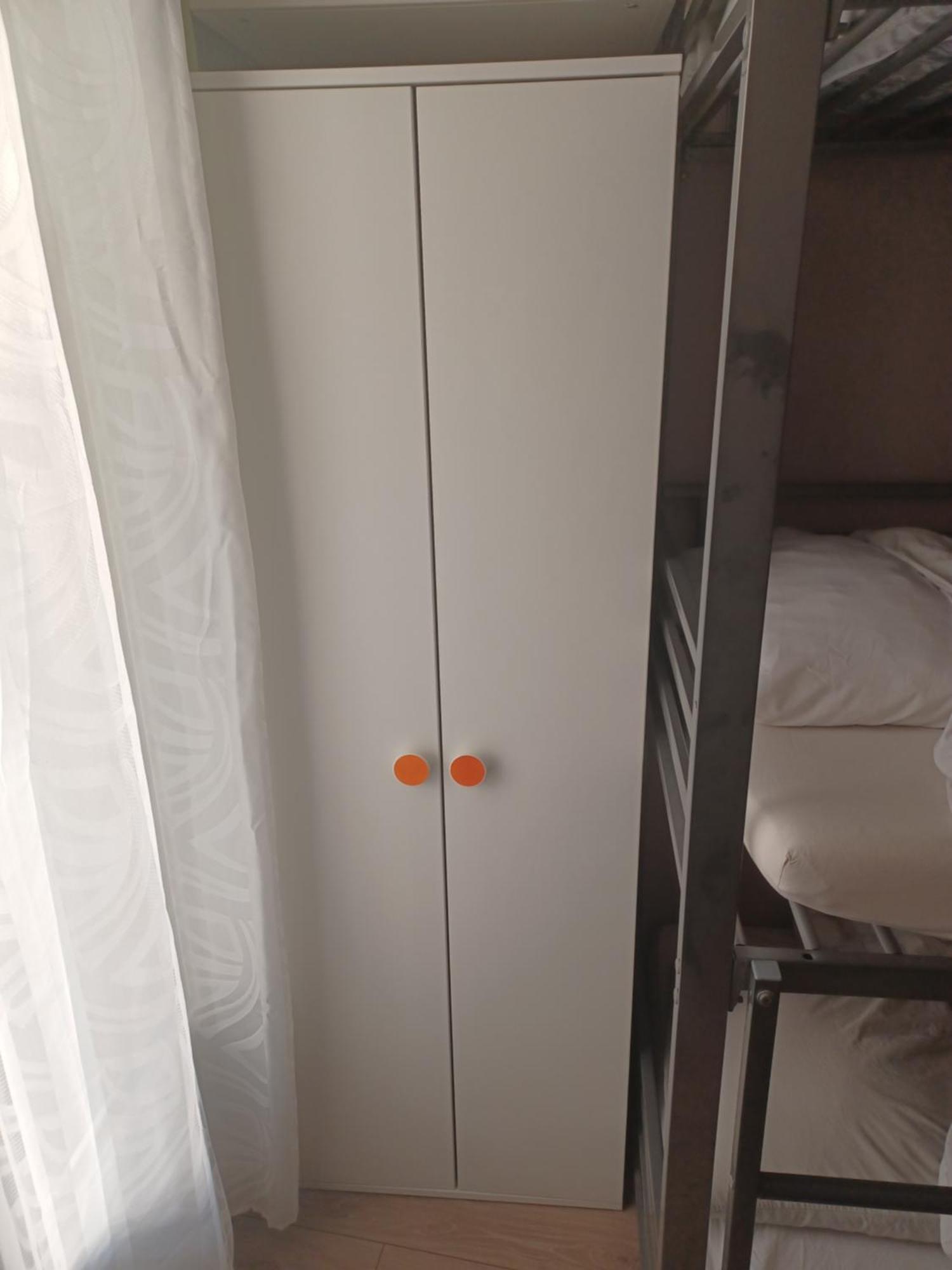 Logement Chambre Seul En Supplement Ou Dortoir Mixte Roquemaure  Bilik gambar